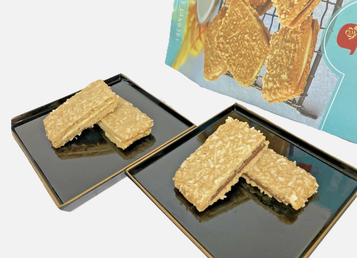 AKAI BOHSHI Coconut Chocolate Sandwich 6 Pieces × 2 bags