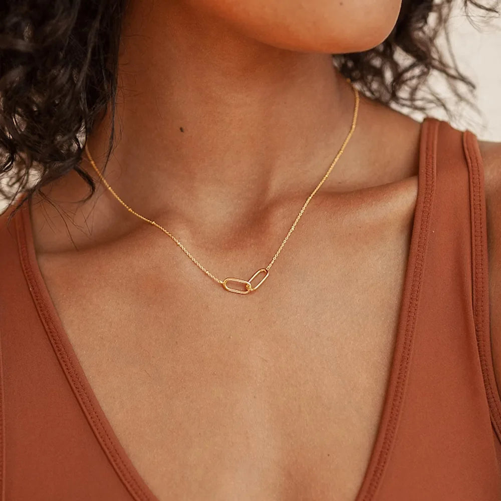 Gold Plated Stainless Steel Interlocking Paperclip Pendant Necklace for Women Satellite Chain Choker Jewelry
